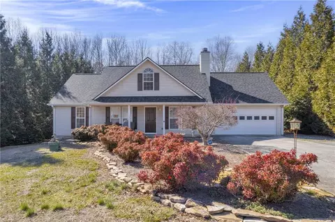 244 Ash Wood Ln, Cleveland, GA 30528