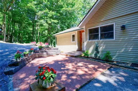 522 Saddleback Cir, Sky Valley, GA 30537