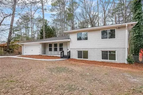 1558 Camelot Cir, Tucker, GA 30084