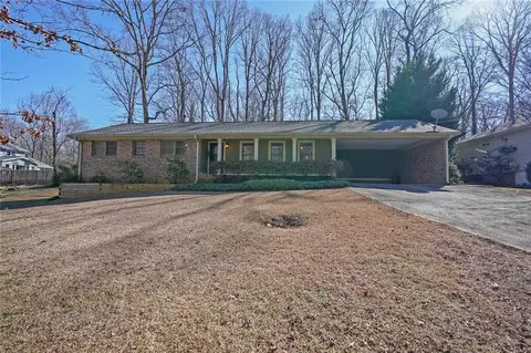 752 Mountainbrooke Cir, Stone Mountain, GA 30087