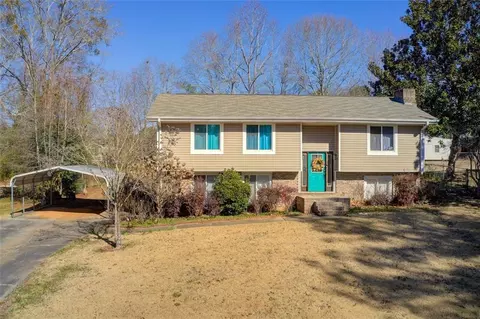 588 Greenview Ave SE, Conyers, GA 30094
