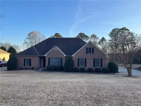 6190 Ivey Hill Dr, Cumming, GA 30040