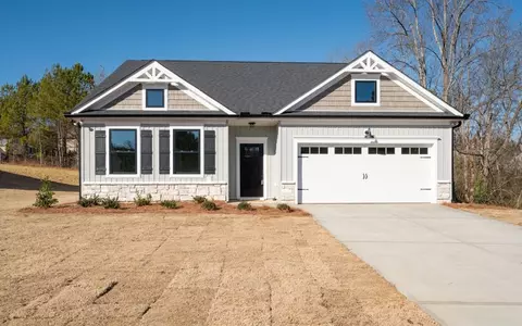 39 Kennedy Ln, Rockmart, GA 30153