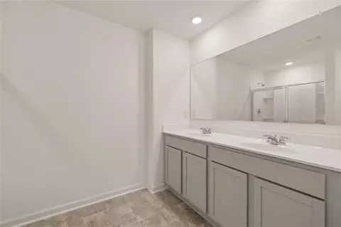 Bath - 11964 Conrad Cir, Hampton, GA 30228 photo 1 of 5