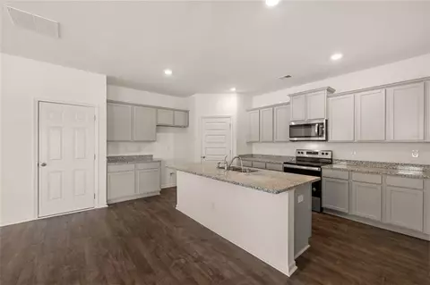 Kitchen - 11964 Conrad Cir, Hampton, GA 30228 photo 2 of 4