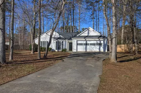 5689 Bay Harbor Trl, Acworth, GA 30101
