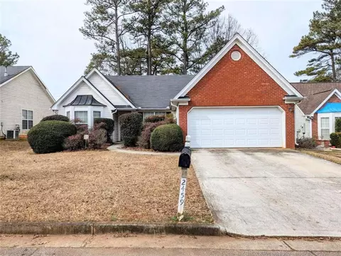 2459 Hillvale Cir, Lithonia, GA 30058