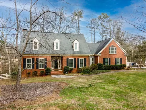 128 Woodcrest Dr SW, Cartersville, GA 30120