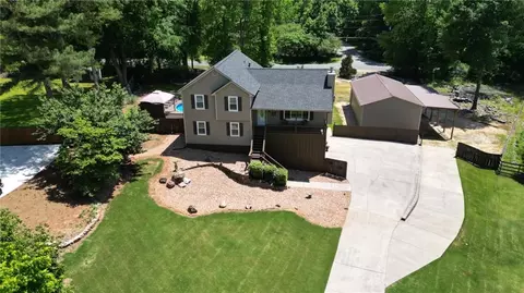 200 Bennett Farms Trl, Acworth, GA 30102