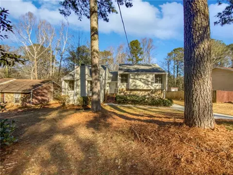 8810 Churchill Pl, Jonesboro, GA 30238