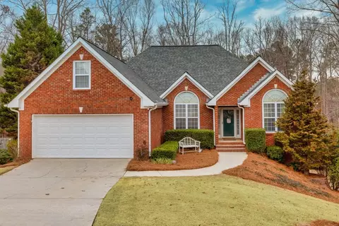 Exterior - 540 Cluster Ct, Grayson, GA 30017 photo 2 of 13