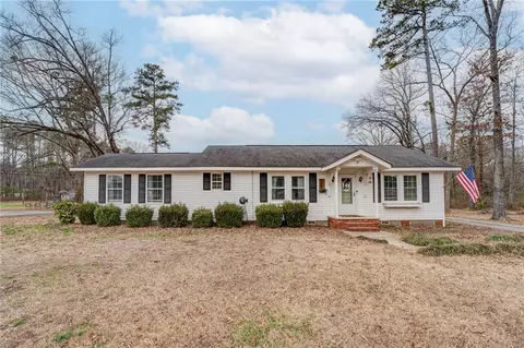 677 Warren Rd NE, Rome, GA 30165