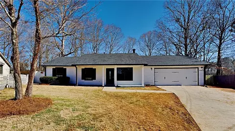 5463 Biffle Ct, Stone Mountain, GA 30088