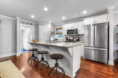 985 Pinehurst Dr SE, Smyrna, GA 30080