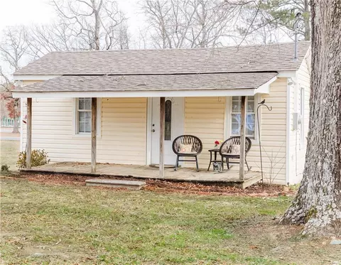 821 Murray Dr, Chatsworth, GA 30705