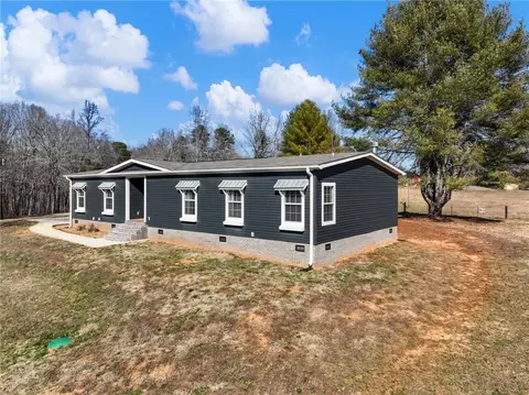 4138 Price Rd, Gainesville, GA 30506