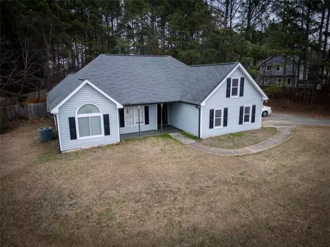 215 Ivey Ln, Winder, GA 30680