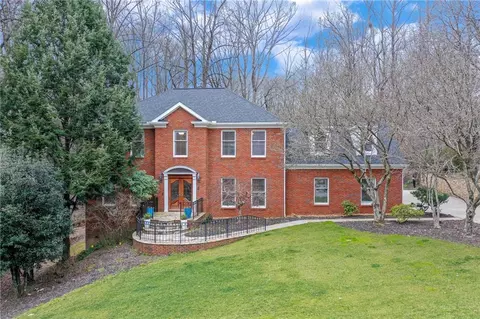 3033 Chattahoochee Trce, Gainesville, GA 30506