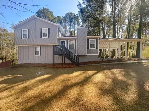 6205 Silver Spur Dr, Lithonia, GA 30058