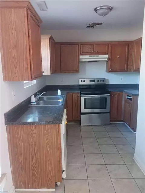 Kitchen - 623 Mill Stone Blf #B, Monroe, GA 30655 photo 1 of 1
