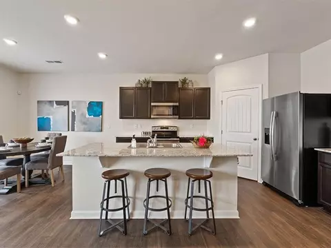 8278 Castleton Dr, Fairburn, GA 30213 photo 7