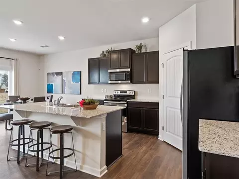 8278 Castleton Dr, Fairburn, GA 30213 photo 6