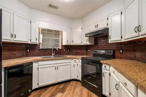 215 Macadamia Ct, Covington, GA 30016 photo 9