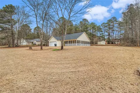 215 Macadamia Ct, Covington, GA 30016 photo 2