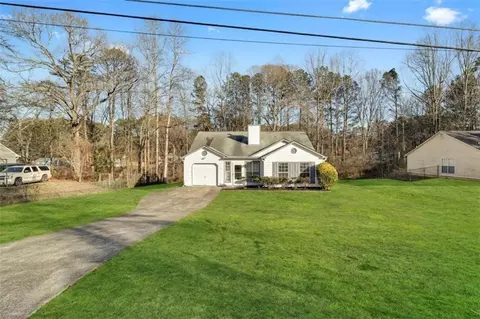 7372 Skylane Dr, Riverdale, GA 30296