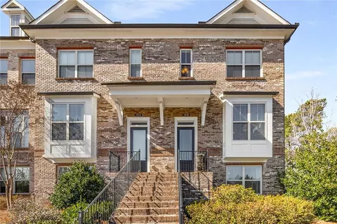 1016 Township Sq, Alpharetta, GA 30022