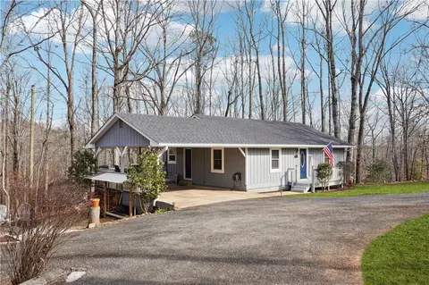 5106 Laurel Ln, Gainesville, GA 30506
