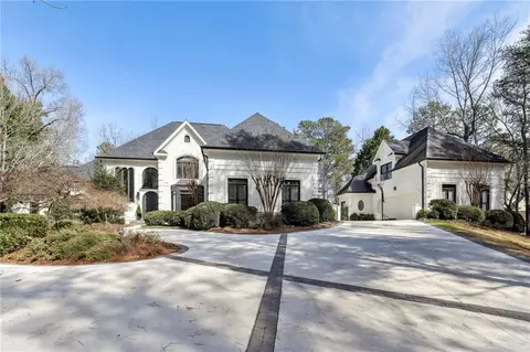 1035 Stonegate Ct, Roswell, GA 30075