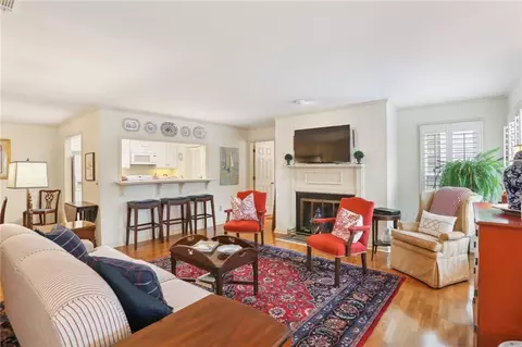 301 Bainbridge Dr, Atlanta, GA 30327