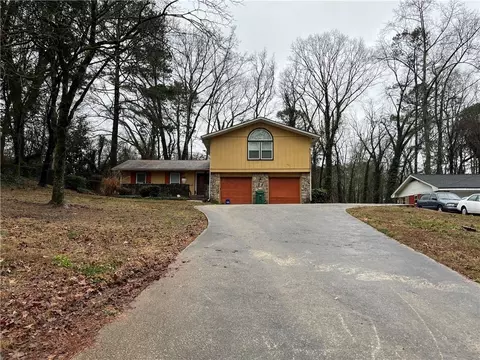 5191 Rockbridge Rd, Stone Mountain, GA 30088