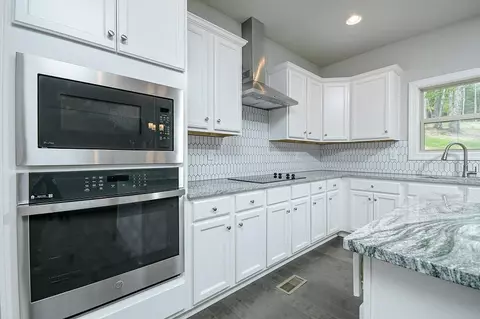 Kitchen - 252 Basie Loop, Fairburn, GA 30213 photo 4 of 5