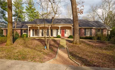 4127 Beechwood Dr NW, Atlanta, GA 30327