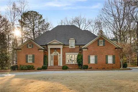5260 Woodridge Forest Trl, Sandy Springs, GA 30327