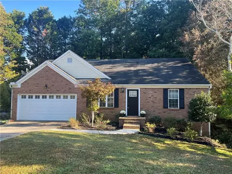 170 Preston Oaks Dr, Johns Creek, GA 30022