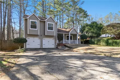 130 Sheringham Dr, Roswell, GA 30076