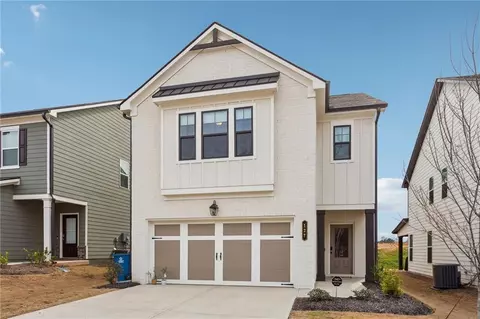 127 Station Overlook Dr, Auburn, GA 30011