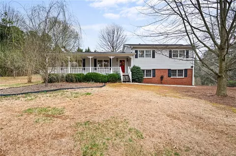357 Stockwood Dr, Woodstock, GA 30188