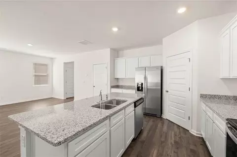Kitchen - 11944 Conrad Cir, Hampton, GA 30228 photo 2 of 4