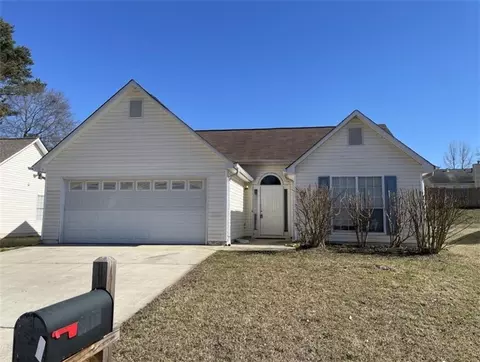 5846 Creekside Dr, Rex, GA 30273