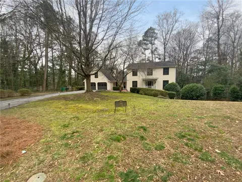 286 Dartmoor Cir, Atlanta, GA 30328