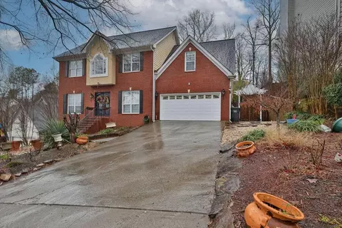 884 Georgian Point Dr, Lawrenceville, GA 30045