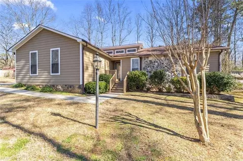 8354 Pima Ct, Jonesboro, GA 30236