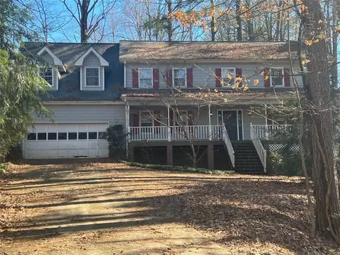 5015 Puritan Dr, Sugar Hill, GA 30518