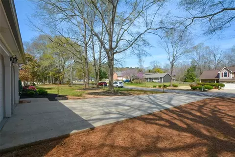 2951 Rosecommons Dr, Hampton, GA 30228 photo 5