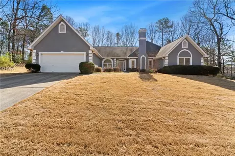 1039 Oak Moss Dr, Lawrenceville, GA 30043