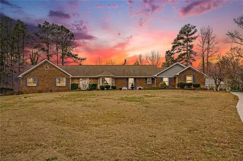 630 Hawthorne Pl, Fayetteville, GA 30214
